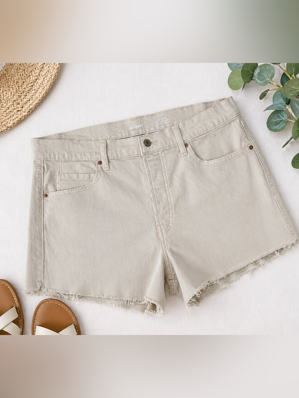 Old‎ Navy Distressed Ultra High Wasted Shorts Size 16